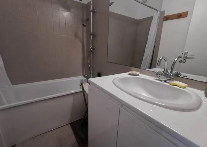 137 Cap D'agde, - 4 Personnes, Avec Piscine Et Vue Quartier Mole *